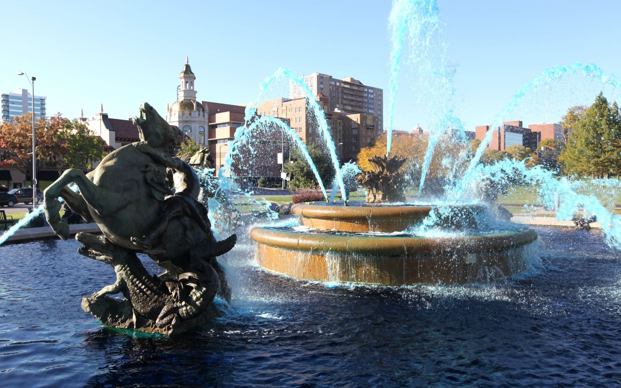 Kansas City fountain and architecture